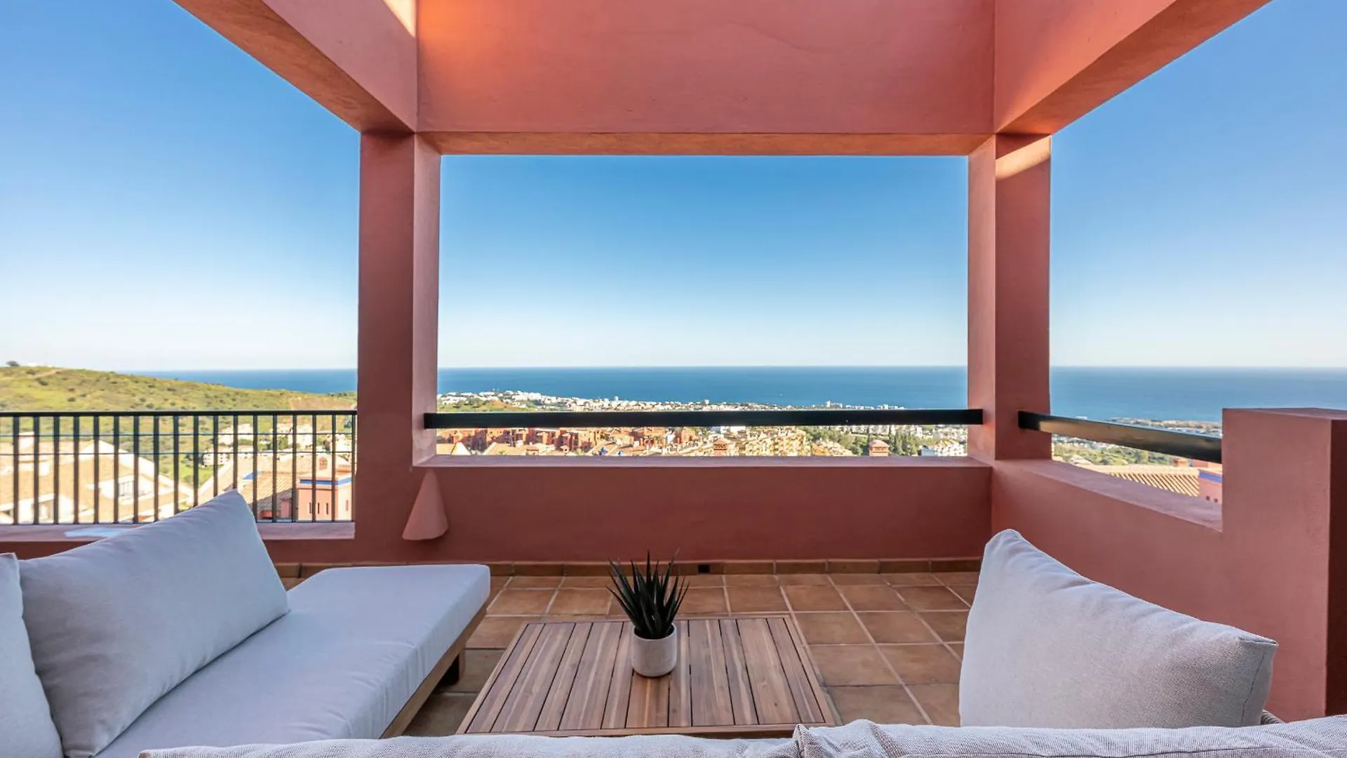 Elze Panoramic Sea View Luxury Apartment Mijas Costa 0*,  Spanyolország